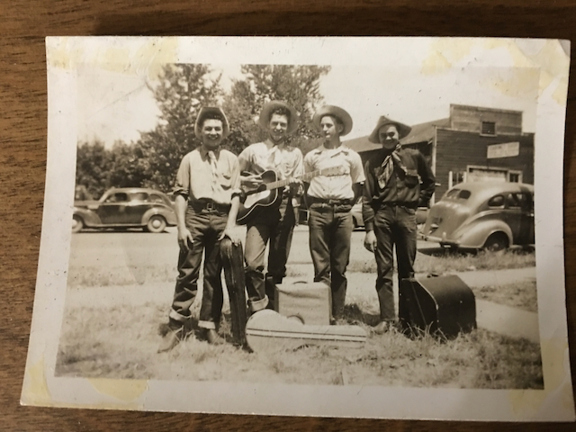 Cowgirls with guitars